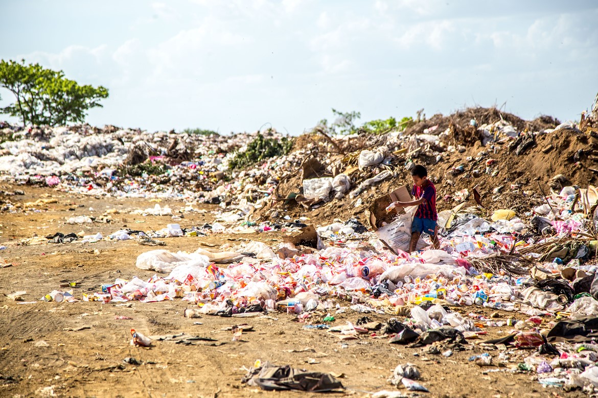 How to reduce the use of plastic and is it possible to live without the plastics?